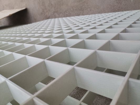 Glatte Oberfläche FRP-Deckengitter Glasfasergehängtes Deckengitter 80mm 100mm Mesh