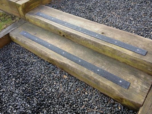 Hochfeste Pultrurierte Glasfaserstreifen Die ideale Rutschsicherungslösung für Treppen