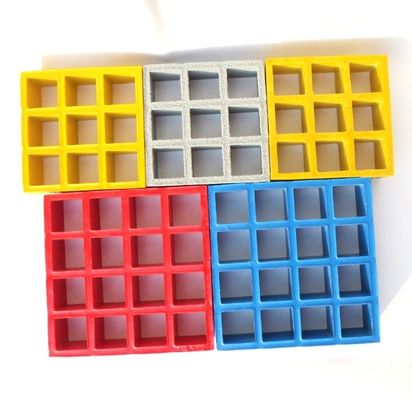 Schnittverarbeitete isolierte Gitterwalk 38x38mm FRP Gitter für langlebige Gehwege