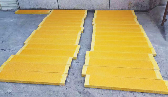 Rutschfeste Gitterflächen aus FRP-Treppen für rutschfeste Treppen in Hochverkehrsgebieten