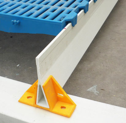 Hohe Festigkeit FRP Pultrusion Dreiecksform Stützbalkenprofile 40 mm bis 150 mm Höhe