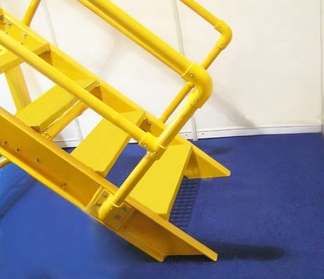 angepasste Glasfasertreppe Isolierte FRP-Industrietreppe für chemische Anlagen