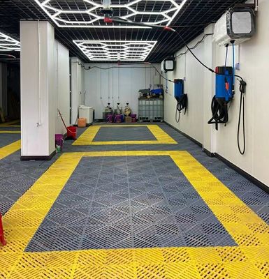 50x50x5.0cm Kunststoff-Garage-Bodenmatten für Autowaschwerkstatt