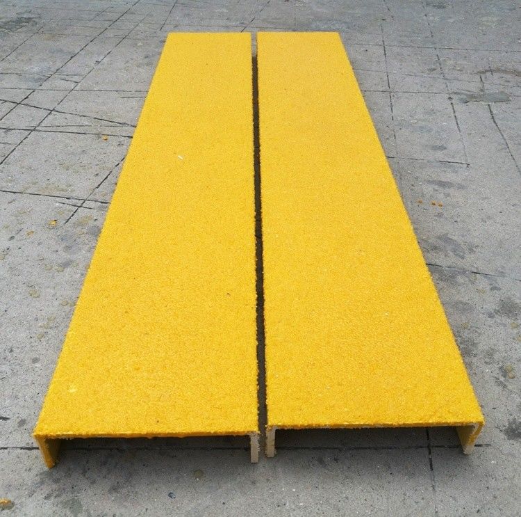 Rutschfeste Gitterflächen aus FRP-Treppen für rutschfeste Treppen in Hochverkehrsgebieten